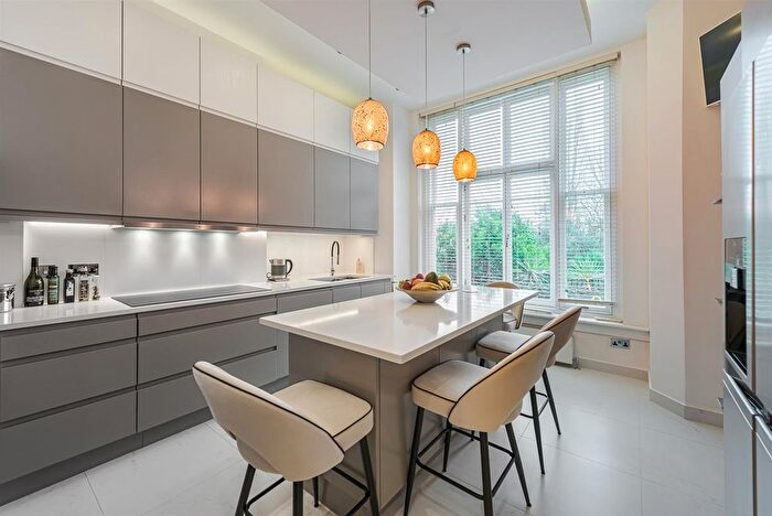 3 Bedroom Flat For Sale In Chalcot Gardens, Belsize Park, London, NW3