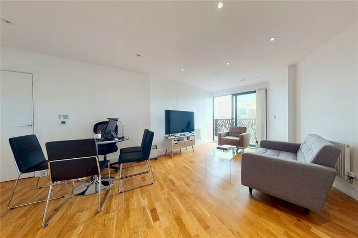 1 Bedroom Flat To Rent In City View Point, London, E14