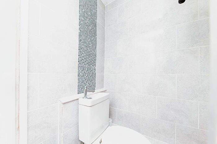 2 Bedroom Detached House For Sale In River Mead, Hitchin, North Hertfordshire, SG5