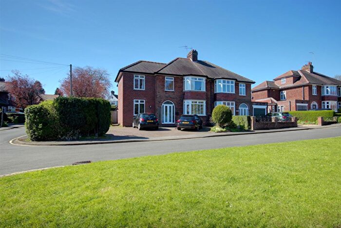 5 Bedroom Semi-Detached House For Sale In Longcroft Park, Beverley, HU17