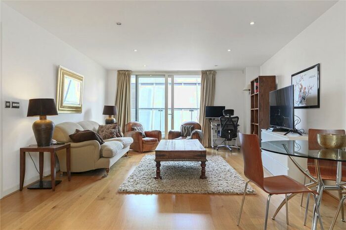 1 Bedroom Apartment To Rent In Dickinson Court, Brewhouse Yard, London, EC1V