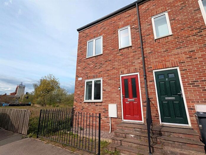 3 Bedroom End Of Terrace House To Rent In Bridge Wharf, Selby, YO8