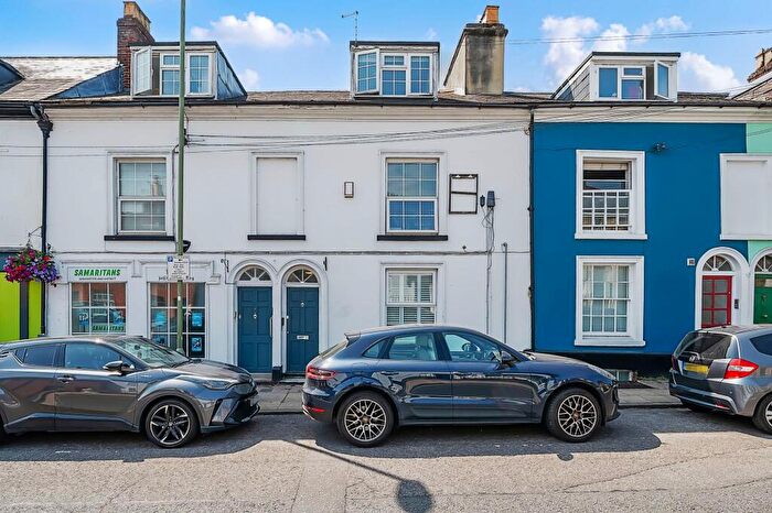 2 Bedroom Apartment For Sale In Upper High Street, Winchester, SO23