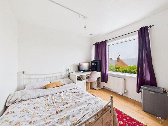 1 Bedroom Detached House To Rent In Birdham Road, Brighton, BN2