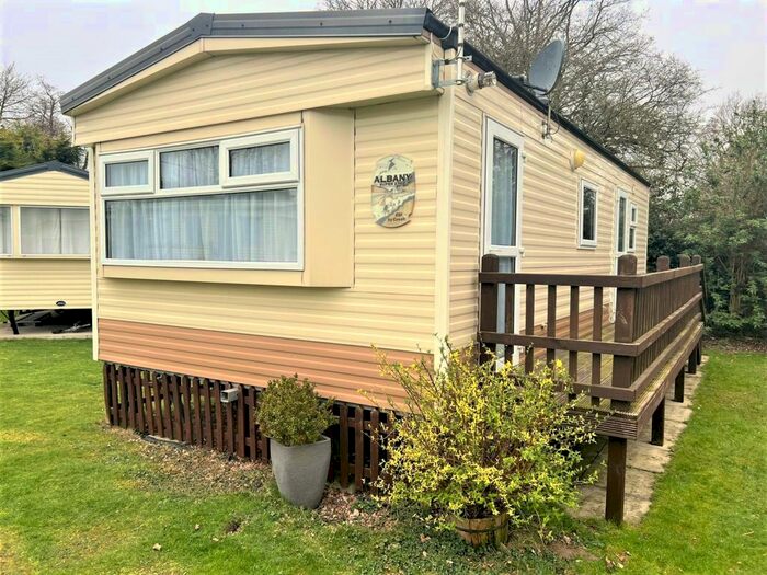 2 Bedroom Mobile/park Home For Sale In High Road, Harleston, IP20