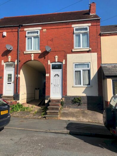 3 Bedroom Semi-Detached House To Rent In Ladysmith Road, Halesowen, B63