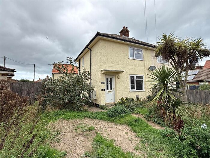 2 Bedroom Semi Detached House For Sale In Cliff Road, Cromer, NR27
