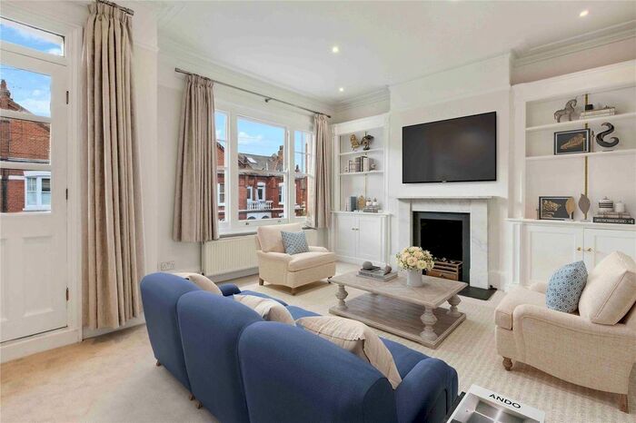 3 Bedroom Maisonette To Rent In Acfold Road, Fulham, London, SW6