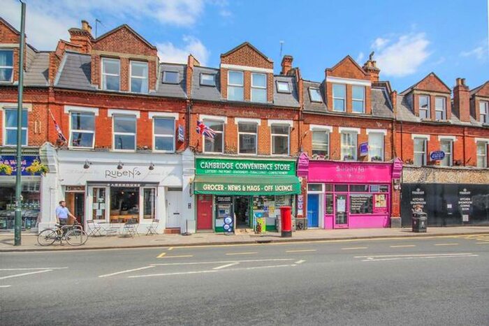 Studio To Rent In Richmond Road, Twickenham TW1