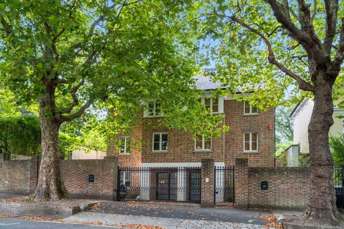 5 Bedroom Semi-Detached House To Rent In North Hill, Highgate, N6