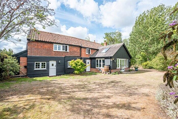 5 Bedroom Detached House For Sale In Farnham Road, Snape, IP17
