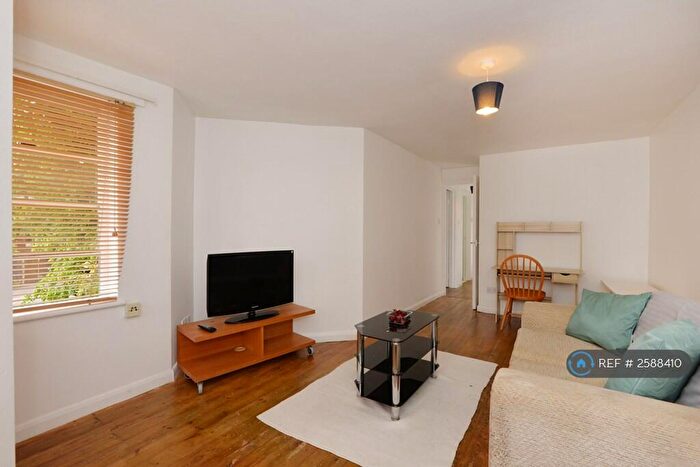 1 Bedroom Flat To Rent In Petrie Close, London, NW2