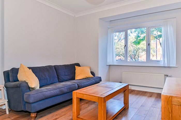 3 Bedroom Flat To Rent In Halton Road, Islington, London, N1