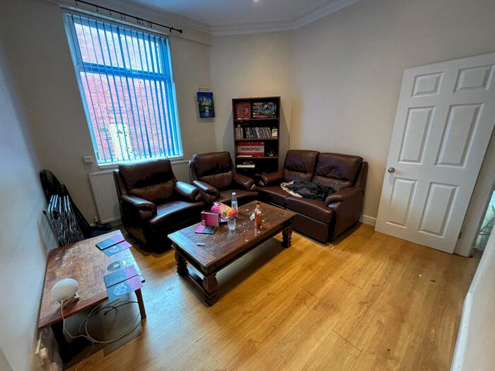 4 Bedroom Property To Rent In Ladybarn Lane, Manchester, M14