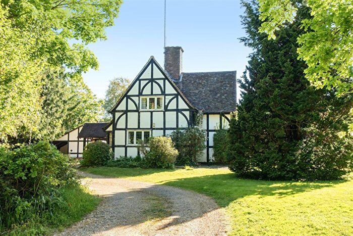 3 Bedroom Detached House For Sale In Rake Lane, Milford, Godalming, GU8