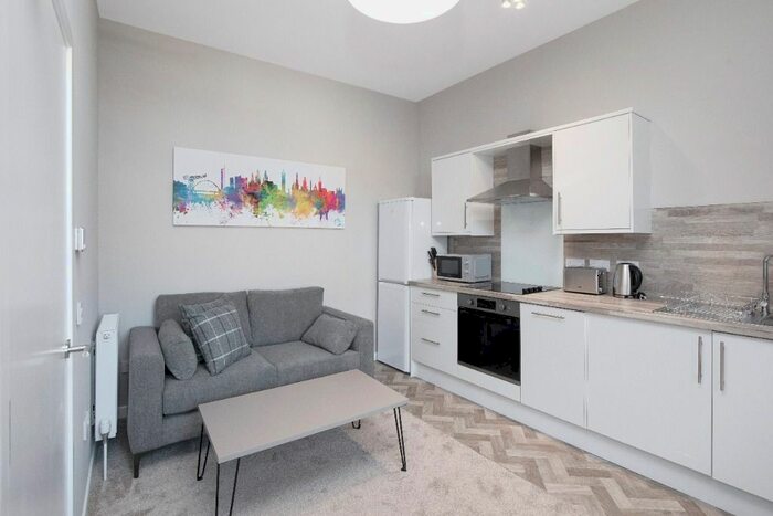 2 Bedroom Flat To Rent In Broomhill Avenue, Broomhill, Glasgow, G11