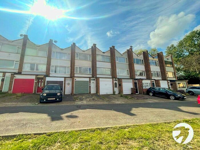 3 Bedroom House To Rent In Harptree Drive, Chatham, Kent, ME5