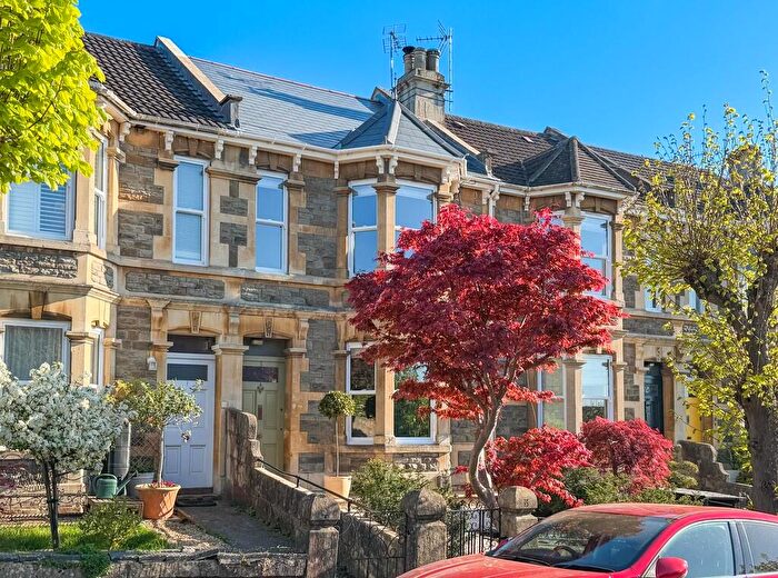 3 Bedroom Terraced House For Sale In Longfellow Avenue, Bath, BA2