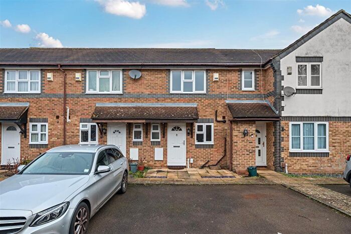 2 Bedroom Property For Sale In Flemming Avenue, Ruislip, HA4