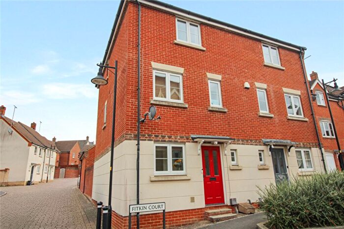 3 Bedroom End Of Terrace House For Sale In Fitkin Court, Swindon, Wiltshire, SN25