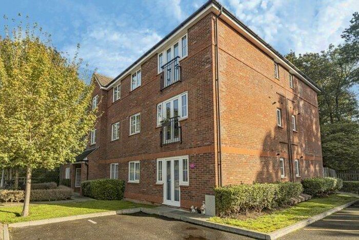 2 Bedroom Flat To Rent In Merrick Close, Stevenage, SG1