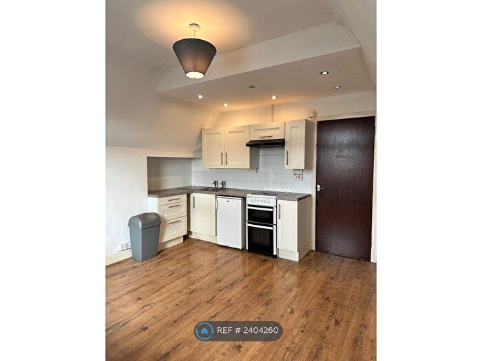 Studio To Rent In Middleton Hall Road, Birmingham, B30