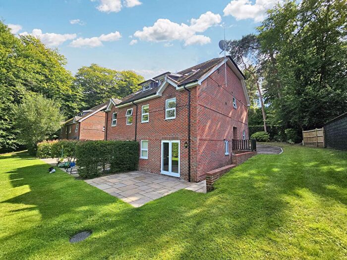 2 Bedroom Maisonette To Rent In Courts Hill Road, Haslemere, Surrey, GU27