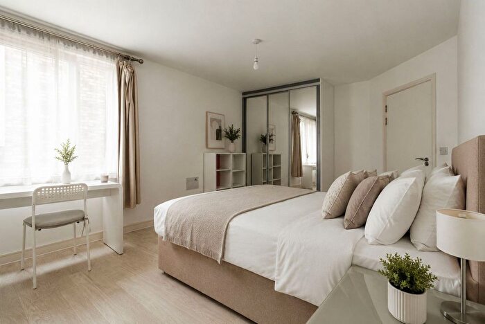 2 Bedroom Flat For Sale In Blondin Way, London, SE16