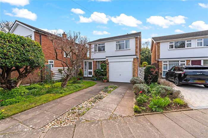 4 Bedroom Detached House For Sale In Wensleydale Gardens, Hampton, TW12