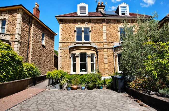 1 Bedroom Apartment To Rent In All Saints Road, Clifton, Bristol, BS8