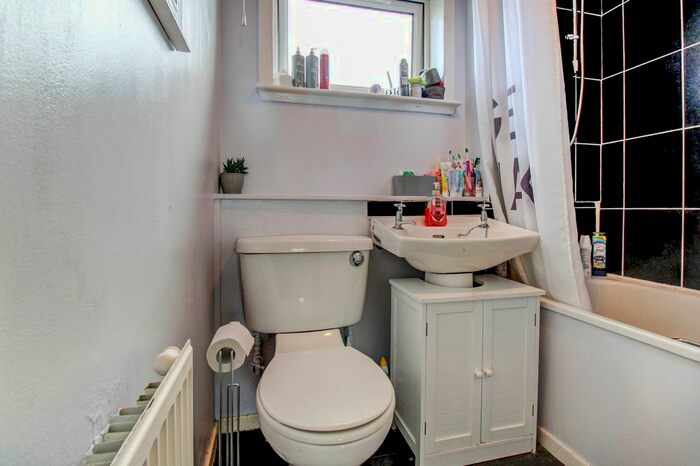 3 Bedroom Terraced House For Sale In Peveril Rise, Livingston, EH54