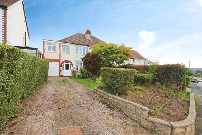 4 Bedroom Semi Detached House For Sale In Sedgley Road, Wolverhampton, Staffordshire, WV4