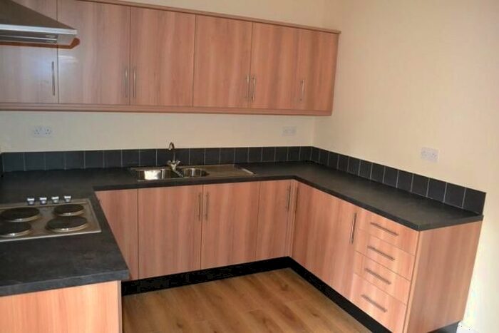 2 Bedroom Flat To Rent In Louise Street, Dudley, DY3