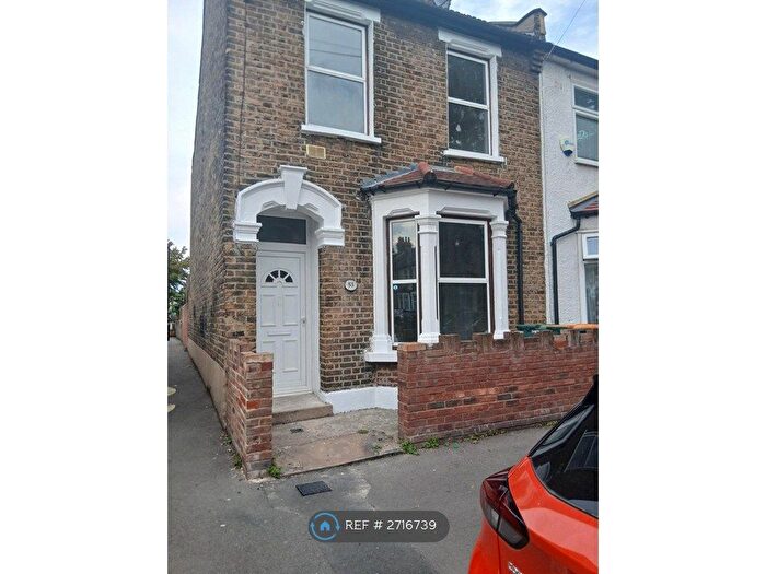 3 Bedroom Semi Detached House To Rent In Perth Road, Newham, E13