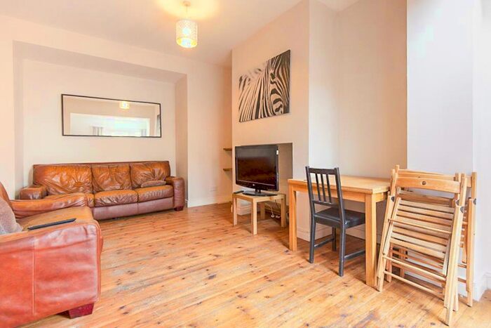 6 Bedroom Terraced House To Rent In &#pppw - Gladstone Tce - Sandyford, NE2