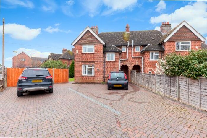 3 Bedroom Semi-Detached House To Rent In Caldecott Road, Abingdon, OX14