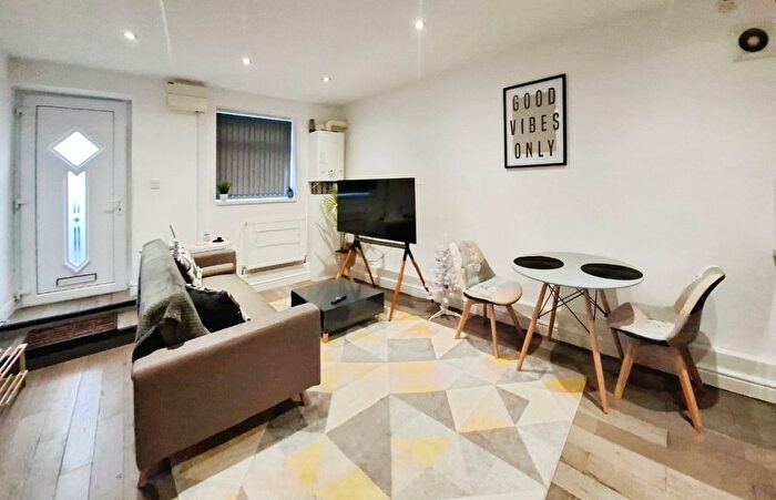 1 Bedroom Flat To Rent In Richardson Street, Swansea, SA1