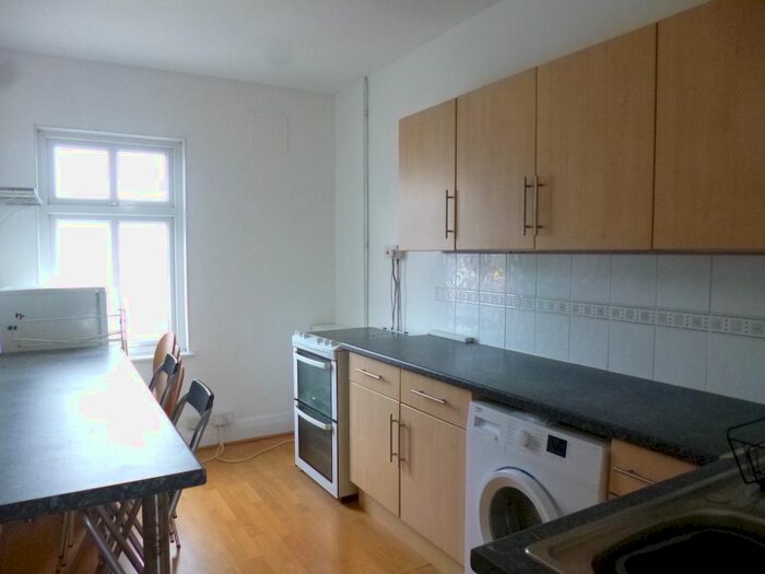 1 Bedroom Flat To Rent In Princes Parade, High Street, Potters Bar EN6
