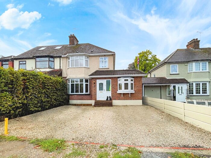 4 Bedroom Semi Detached House For Sale In Purfleet Road, Aveley, South Ockendon, Essex, RM15