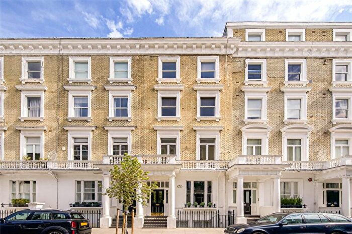2 Bedroom Apartment To Rent In Harcourt Terrace, Chelsea, London, SW10
