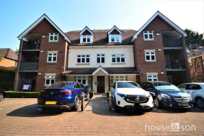 2 Bedroom Flat To Rent In Queens Park Avenue, BH8