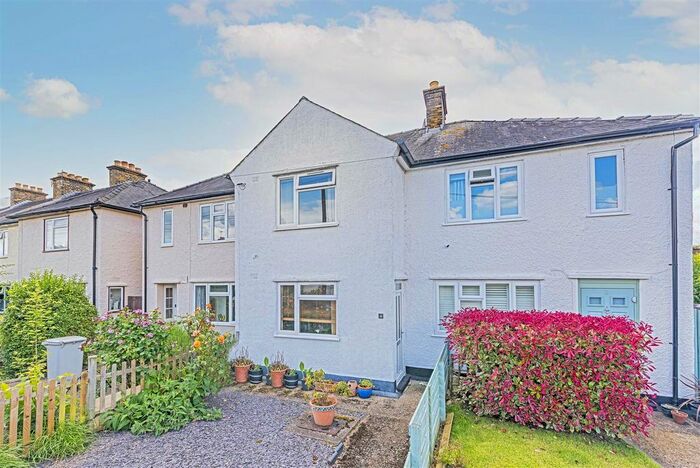 2 Bedroom Property To Rent In Broome Road, Hampton, TW12