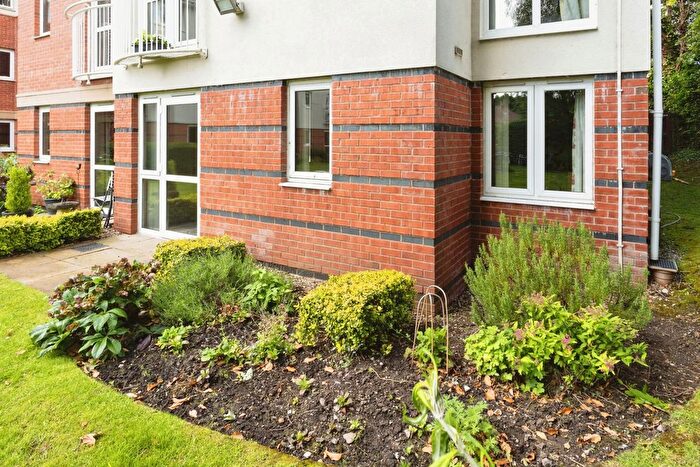 1 Bedroom Flat For Sale In Bartholomew Court, Grappenhall, WA4
