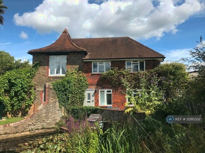 2 Bedroom Semi-Detached House To Rent In Loseley Park, Guildford, GU3