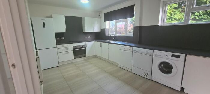 3 Bedroom Semi-Detached House To Rent In Buckingham Road, Swinton, M27