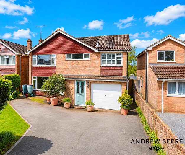4 Bedroom Detached House For Sale In Ham Lane, Lenham, ME17