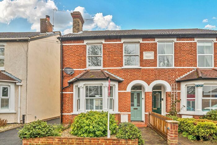 3 Bedroom Semi Detached House For Sale In Stepgates, Chertsey, KT16