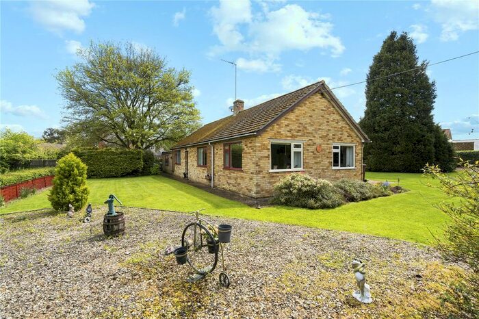 2 Bedroom Bungalow For Sale In Rope Way, Hook Norton, Banbury, OX15