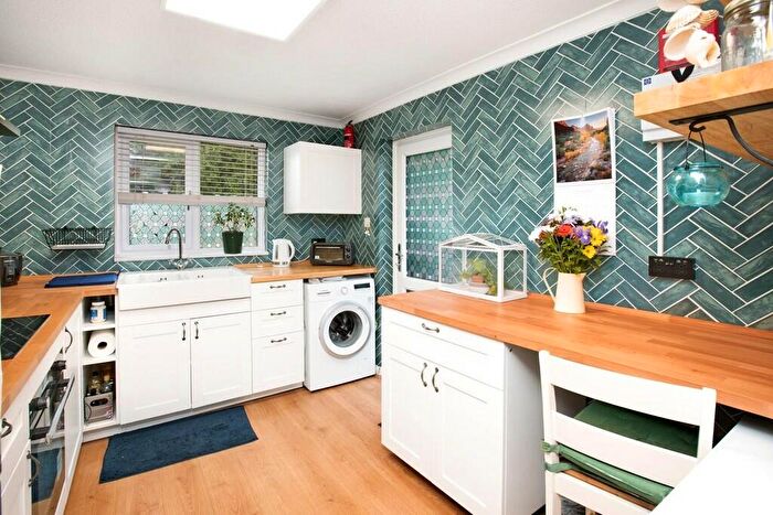 2 Bedroom Detached Bungalow For Sale In Morningside, Dawlish, EX7