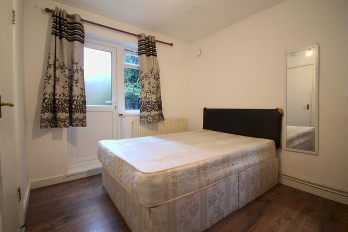 1 Bedroom Flat To Rent In Sunnycroft Road, Hounslow, TW3